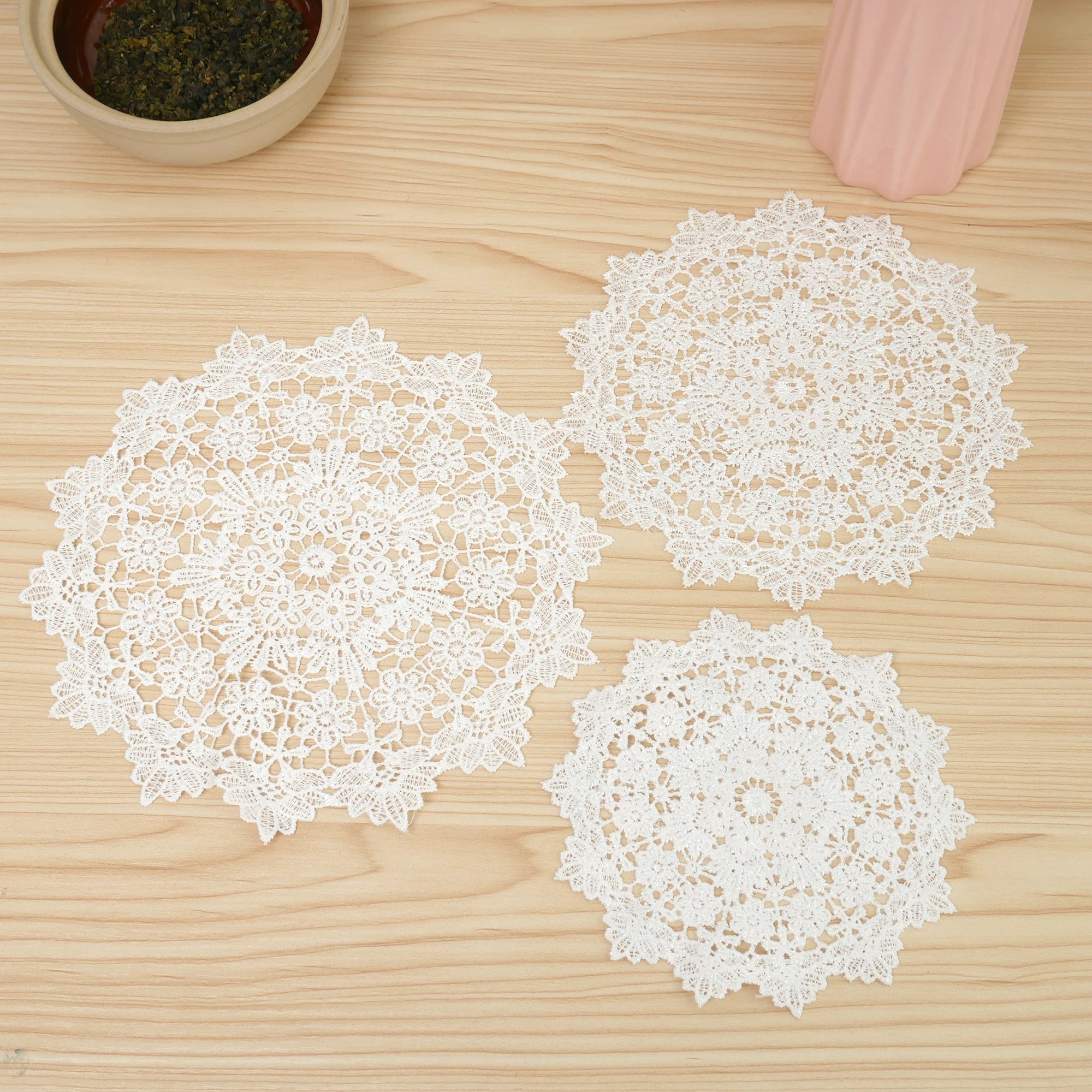 White Lace Table Place Mat Round Coaster Dish Cloth Bowl Cup Tableware Mat Nodic Style Embroidery Table Runner Vase Decoration