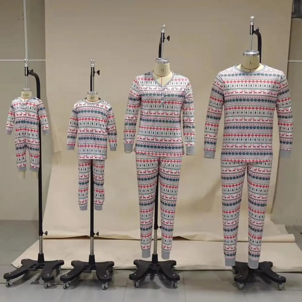 Pyjama de Noël Familial Renne et Sapin - Ensemble Assorti Parents et Enfants